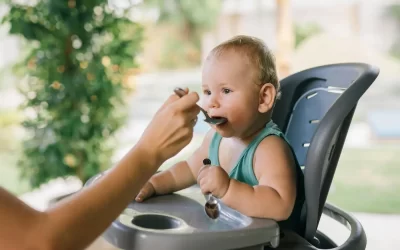 4 Signs Your Baby Is Ready to Start Solid Foods